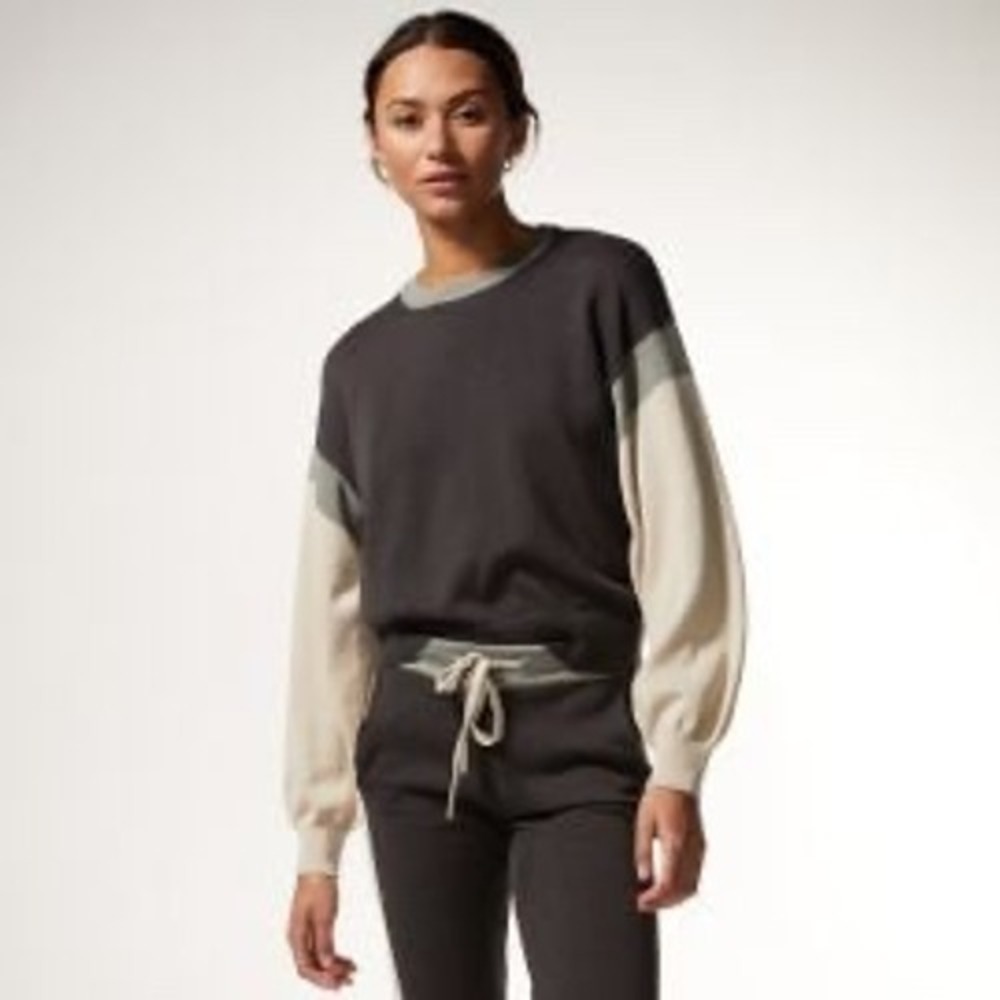 MONROW Color Blocked‎ Relaxed Crewneck Sweater Size Small Casual Minimalist Cozy